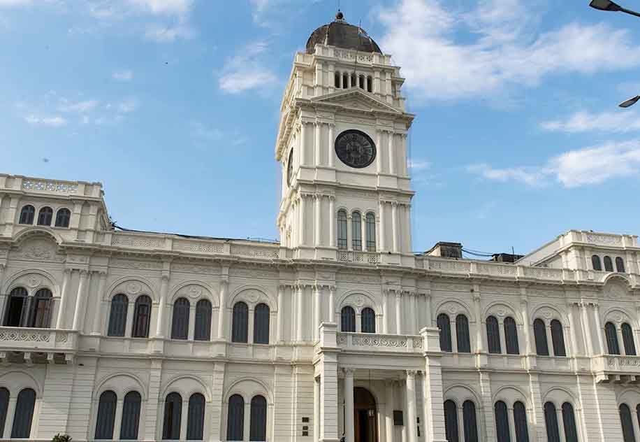 El gobierno y los gremios docentes retoman el diálogo hoy lunes