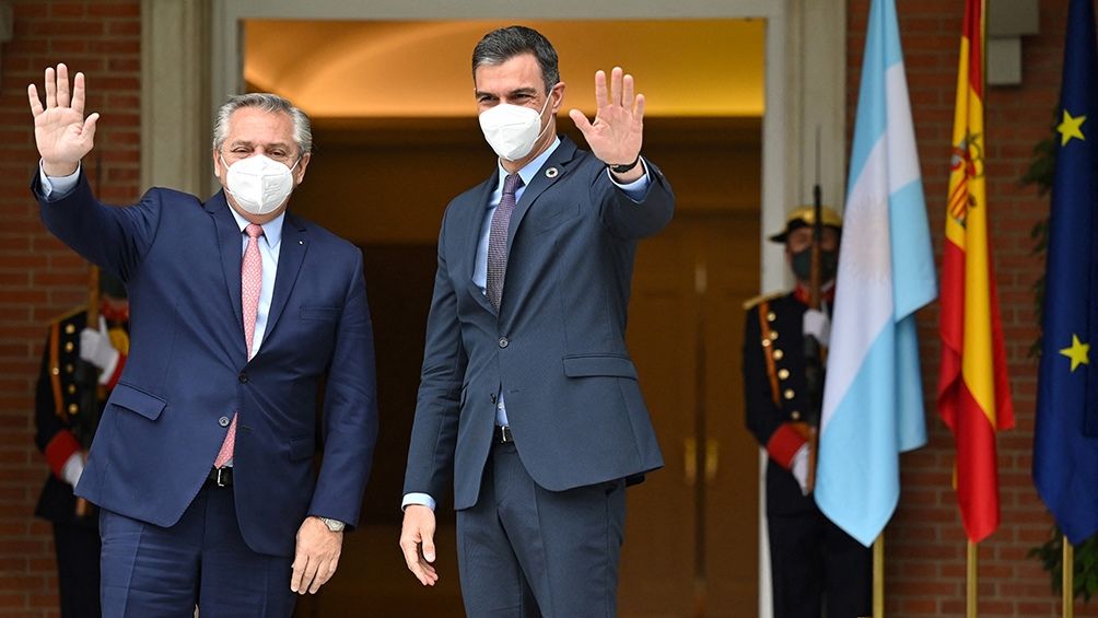Sánchez  viajará a la Argentina y respaldó las negociaciones con el FMI