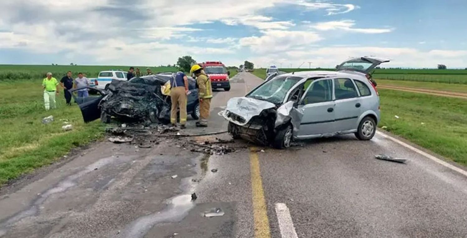 Córdoba: dos personas murieron y tres resultaron heridas en un choque frontal en ruta 8