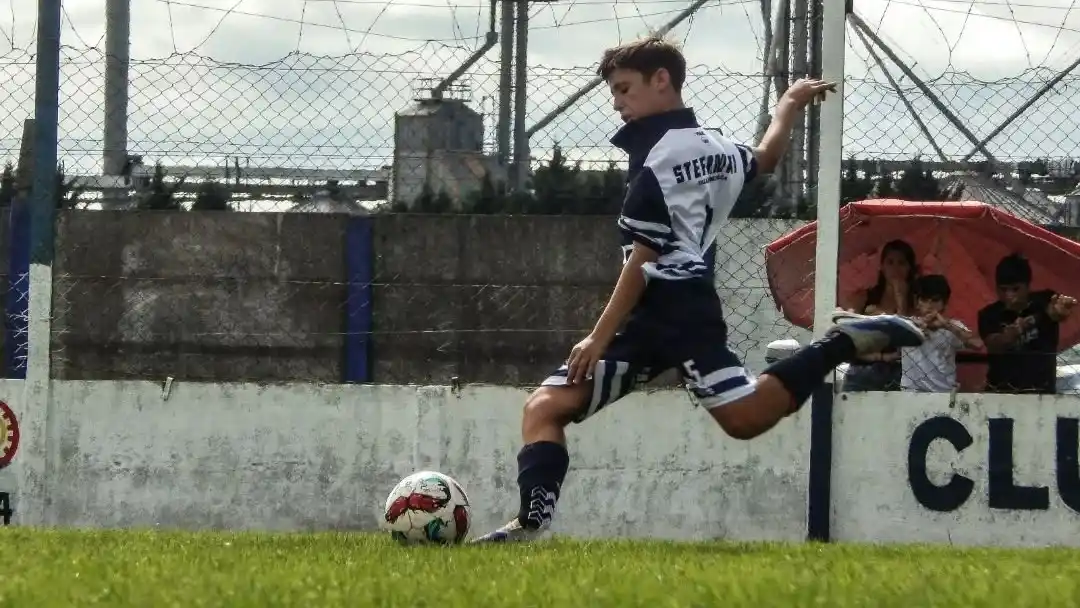 Ministerio visitó a Independiente San Cayetano en el Juan Bautista Marlats