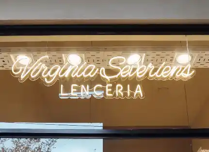 Virginia Severiens abrió su nuevo local en el centro de Necochea