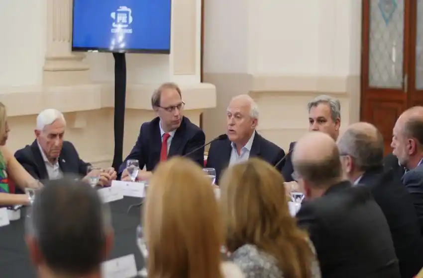 Lifschitz se reunió con legisladores nacionales por la deuda por coparticipación que mantiene la Nación con la provincia
