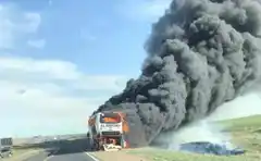 Un colectivo de la empresa El Rápido se consumió en llamas tras un desperfecto técnico 