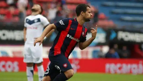 San Lorenzo fue más y le ganó a Vélez en el Nuevo Gasómetro