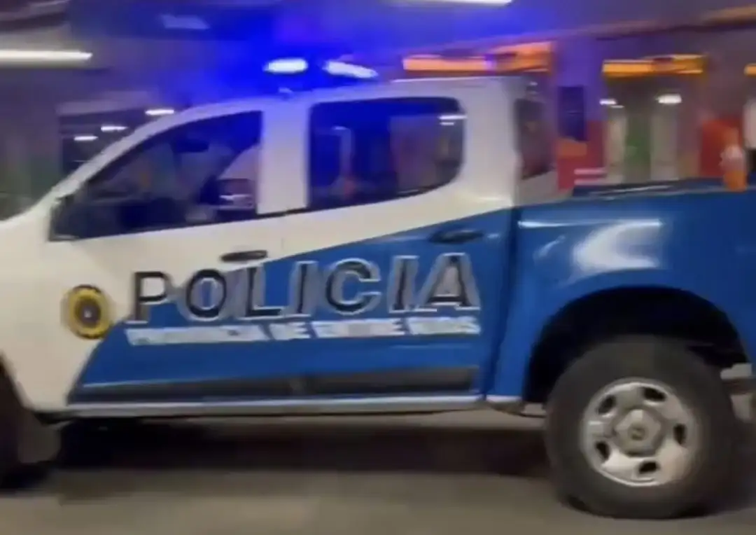 Escándalo en el cine: se pelearon por la butaca, tiraron gas pimienta y tuvieron que evacuar la sala