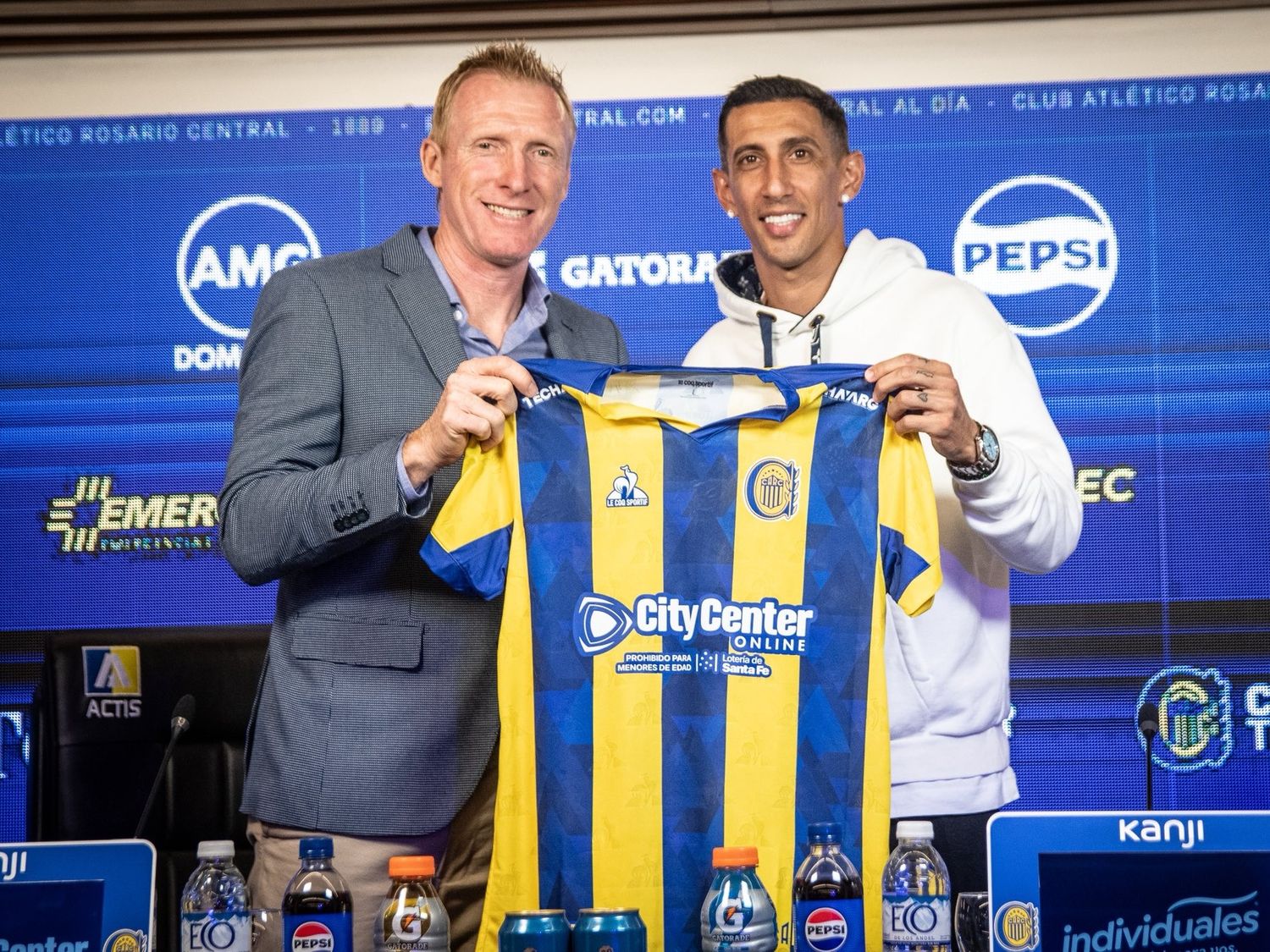 Di María tuvo una emotiva presentación en Rosario Central