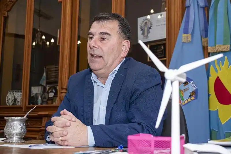 El ex intendente vuelve a los escenarios