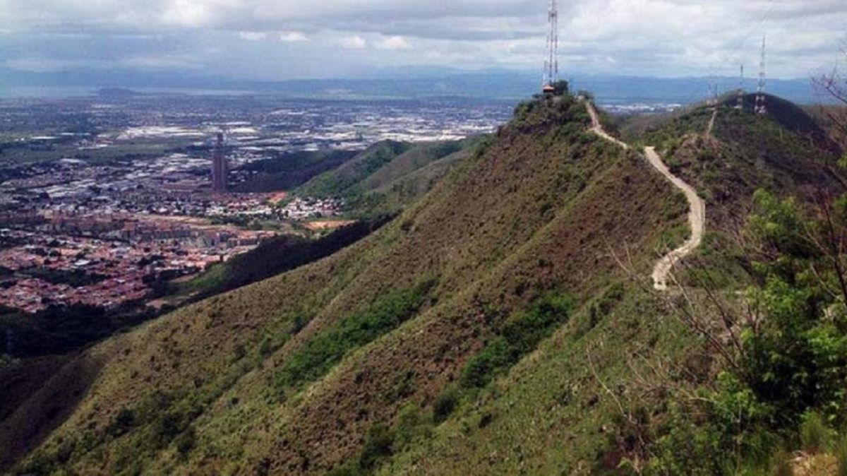 Hombre murió mientras practicaba senderismo