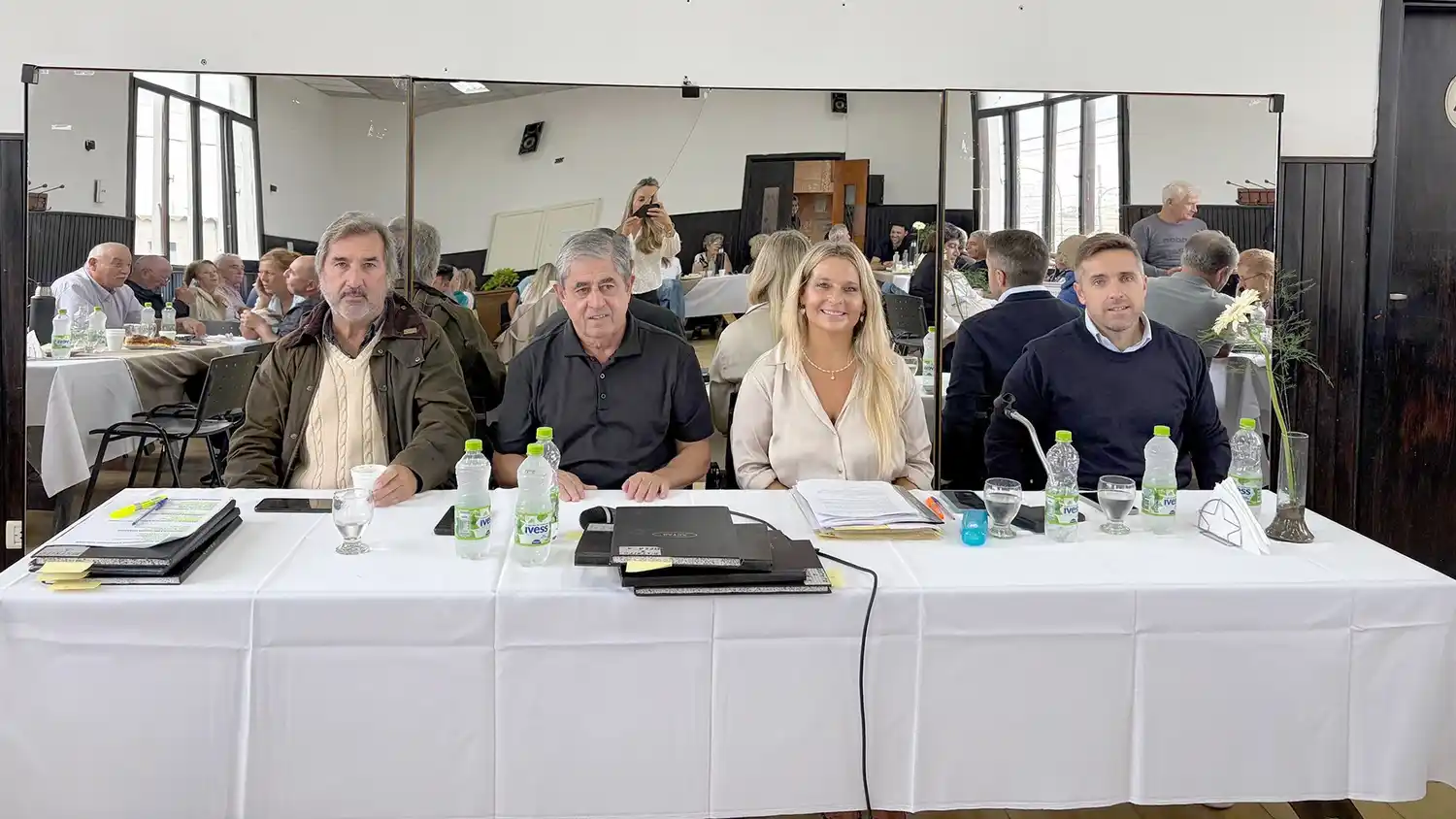 Alejandro Issin, César Arrieta, Laura Martínez Flores y Agustín Rago