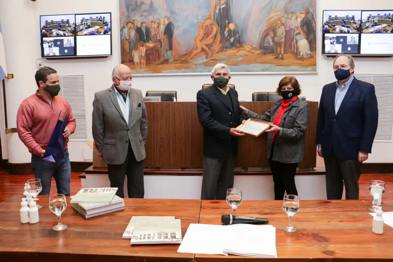 Declaran de interés el libro “El Orden Constitucional de Santa Fe”