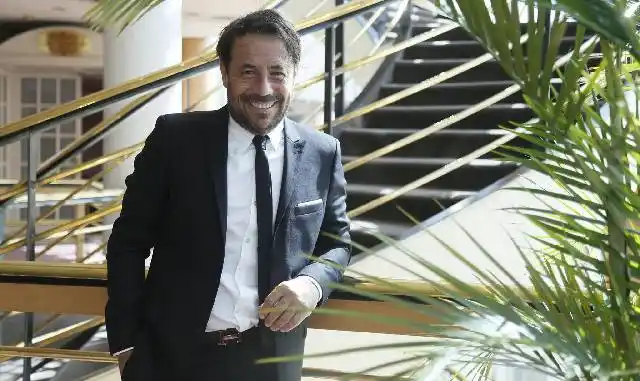 Edenor denunció a Ricky Sarkany por colgarse de la luz