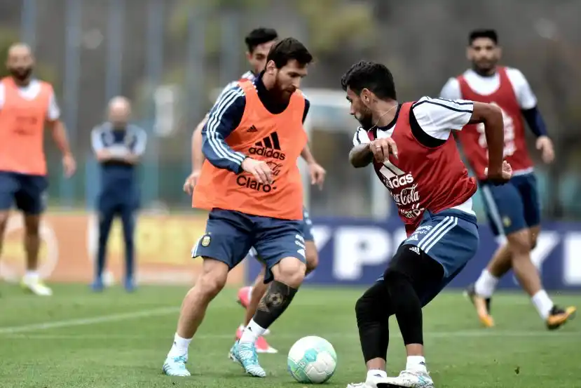 El seleccionado argentino comenzó a trabajar en Ezeiza pensando en Uruguay