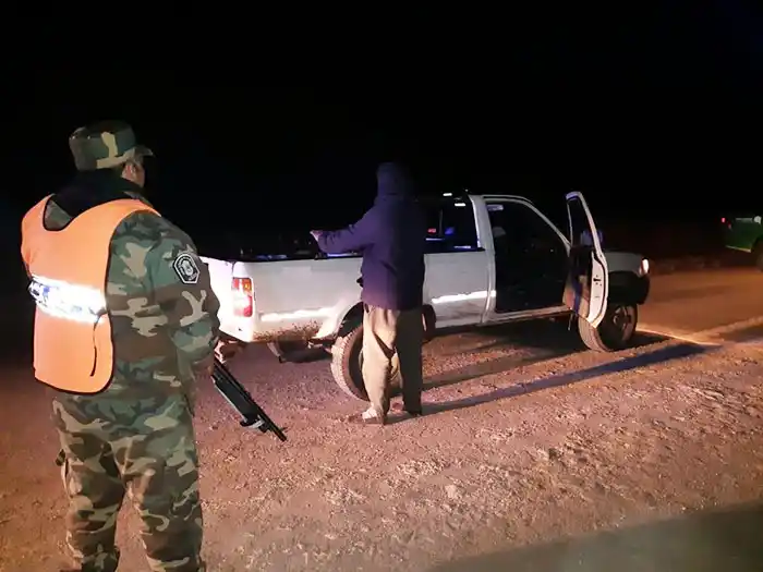 Secuestran armas y municiones del interior de una camioneta