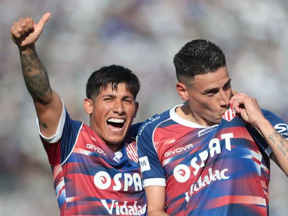 Unión llegó a la punta con un triunfo claro ante Gimnasia