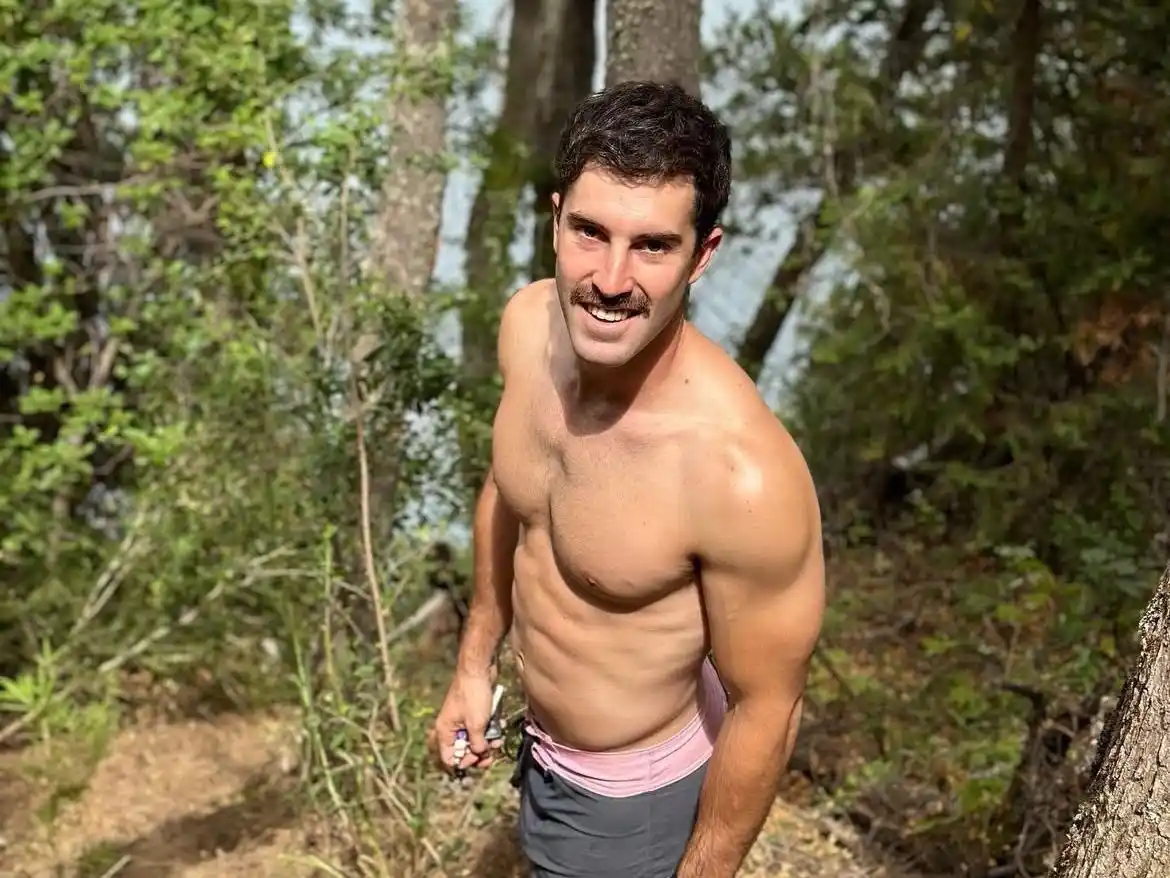 Quién era Santiago Bourdieu, el rugbier sanisidrense de 28 años que murió en Hawái tras saltar de un acantilado