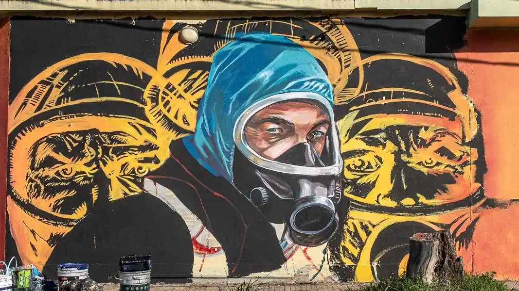 Uno de los impactantes murales en Almirante Brown