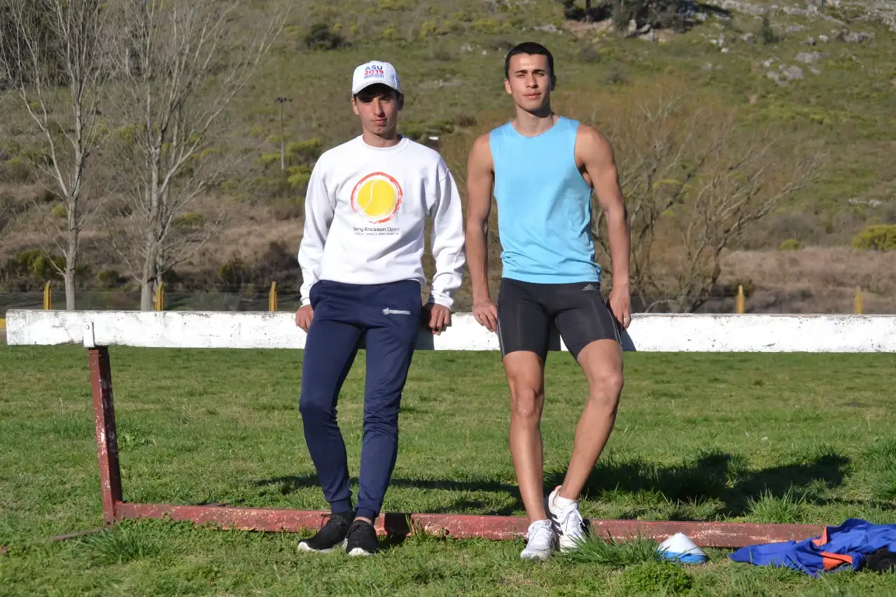 Pedro Dacosta Lemos y Ezequiel Sferra, rumbo a Paraguay.