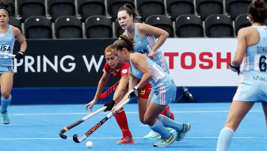 Las Leonas debutó con goleada ante España