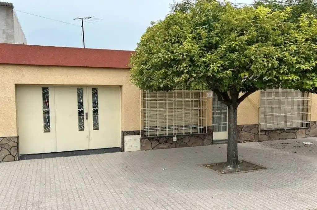 La vivienda de la pareja de adultos mayores que fueron asaltados temprano este domingo junto a su yerno. (Rosario3)