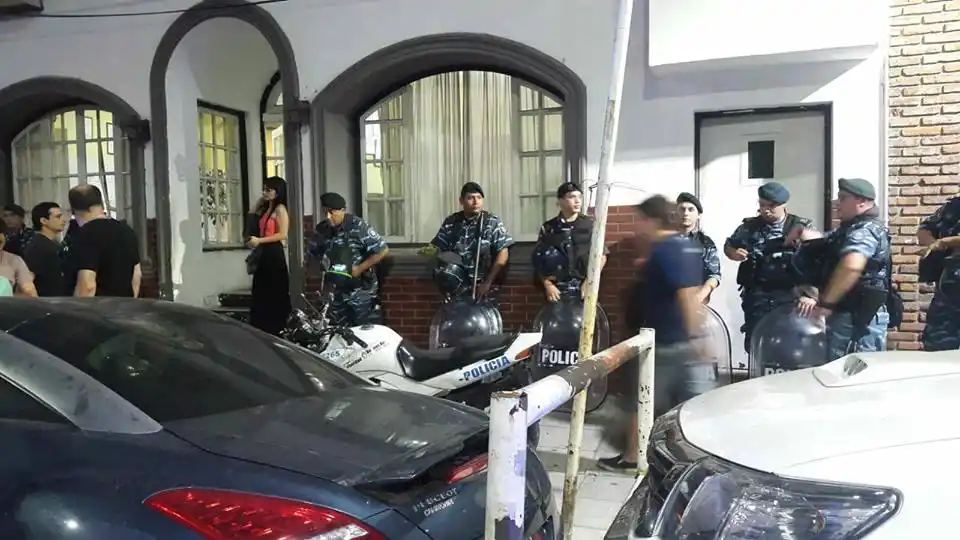 Vicente López: Denuncian violento desalojo de centro cultural donde funcionaba unidad básica del FpV