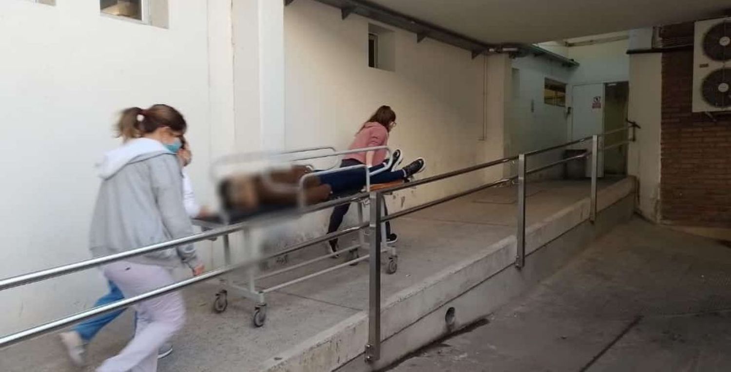 Agentes de la GSI asistieron a una joven que se descompensó en la vía pública