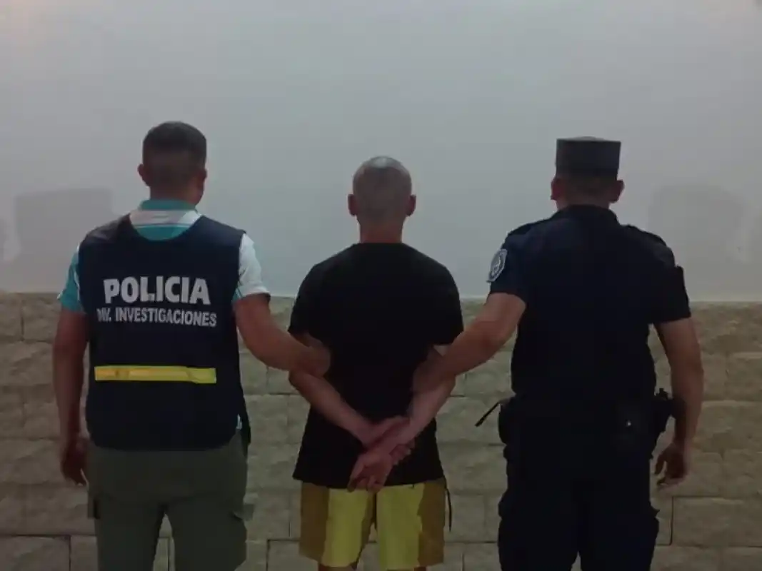 Un allanamiento por robo terminó con dos detenidos y el secuestro de cocaína y casi 800 mil pesos