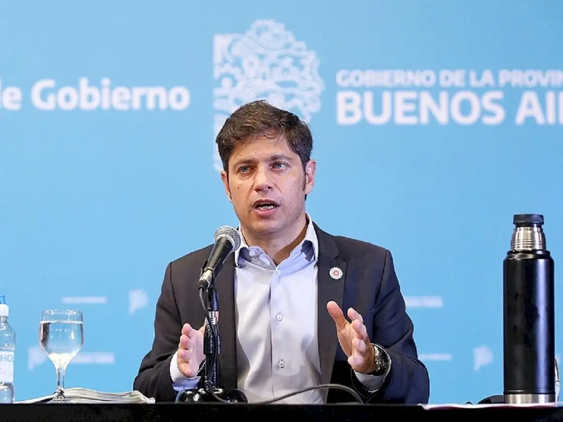 El gobernador sostuvo que Milei está “siempre a favor de los buitres y no del país, siempre a favor de la entrega y no de la soberanía”.