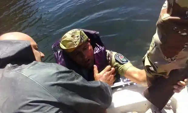 Secuestraron armas, pero terminaron en el agua