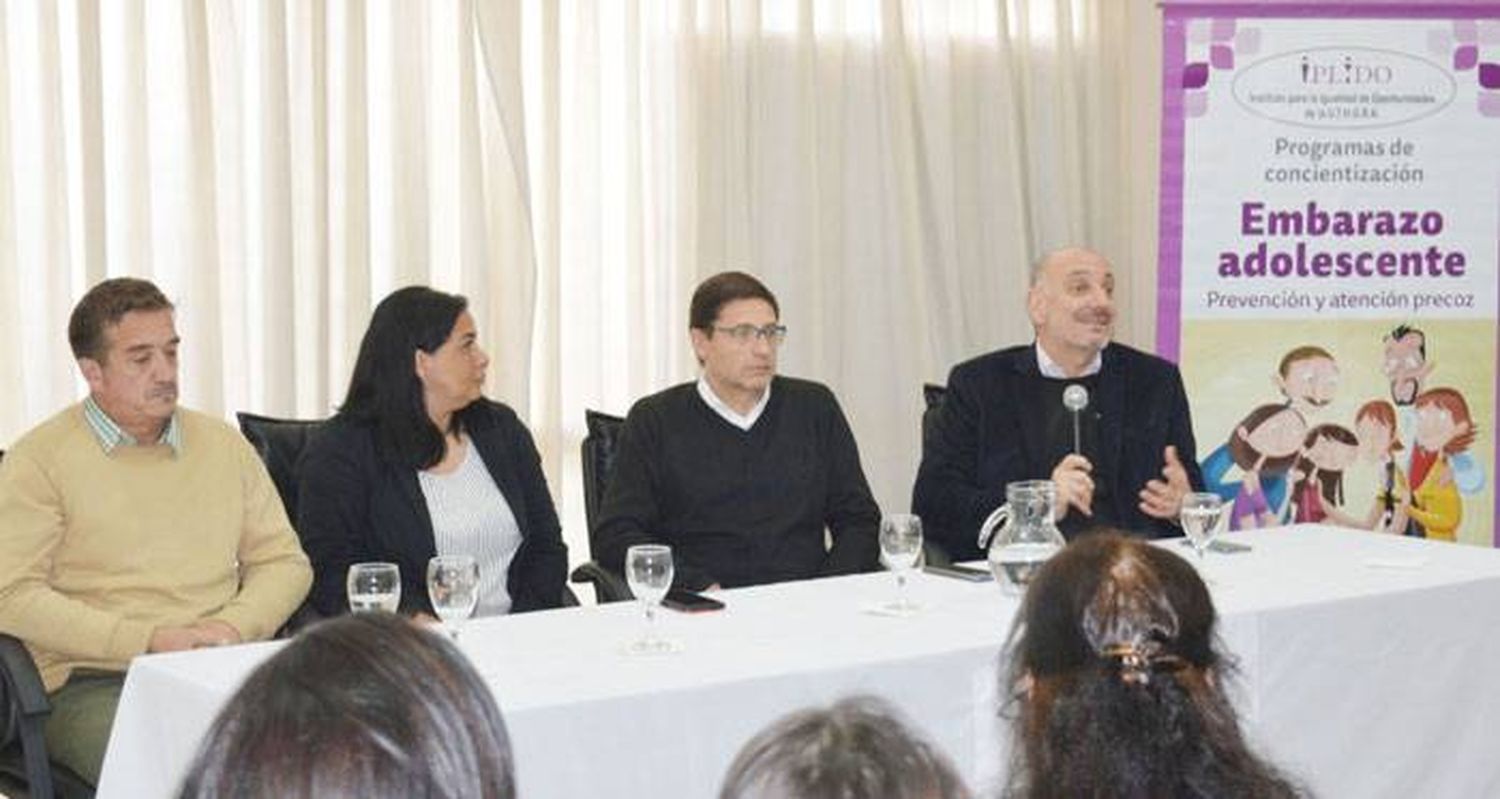 Quedó inaugurado el primer  consultorio para adolescentes