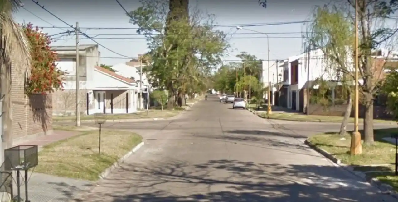 Santa Fe: delincuentes golpearon a un joven y balearon a su perro en su casa