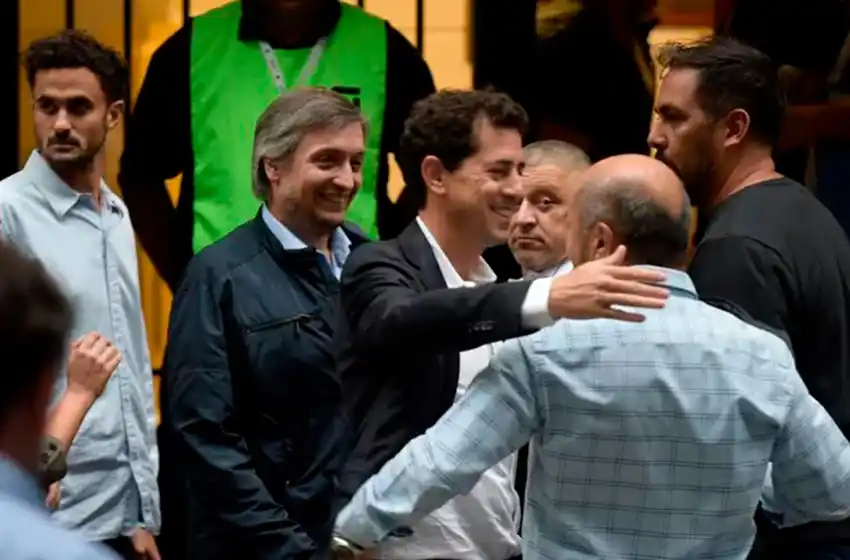 El kirchnerismo propuso crear una comisión para ofrecerle a Cristina Kirchner que sea candidata a presidenta