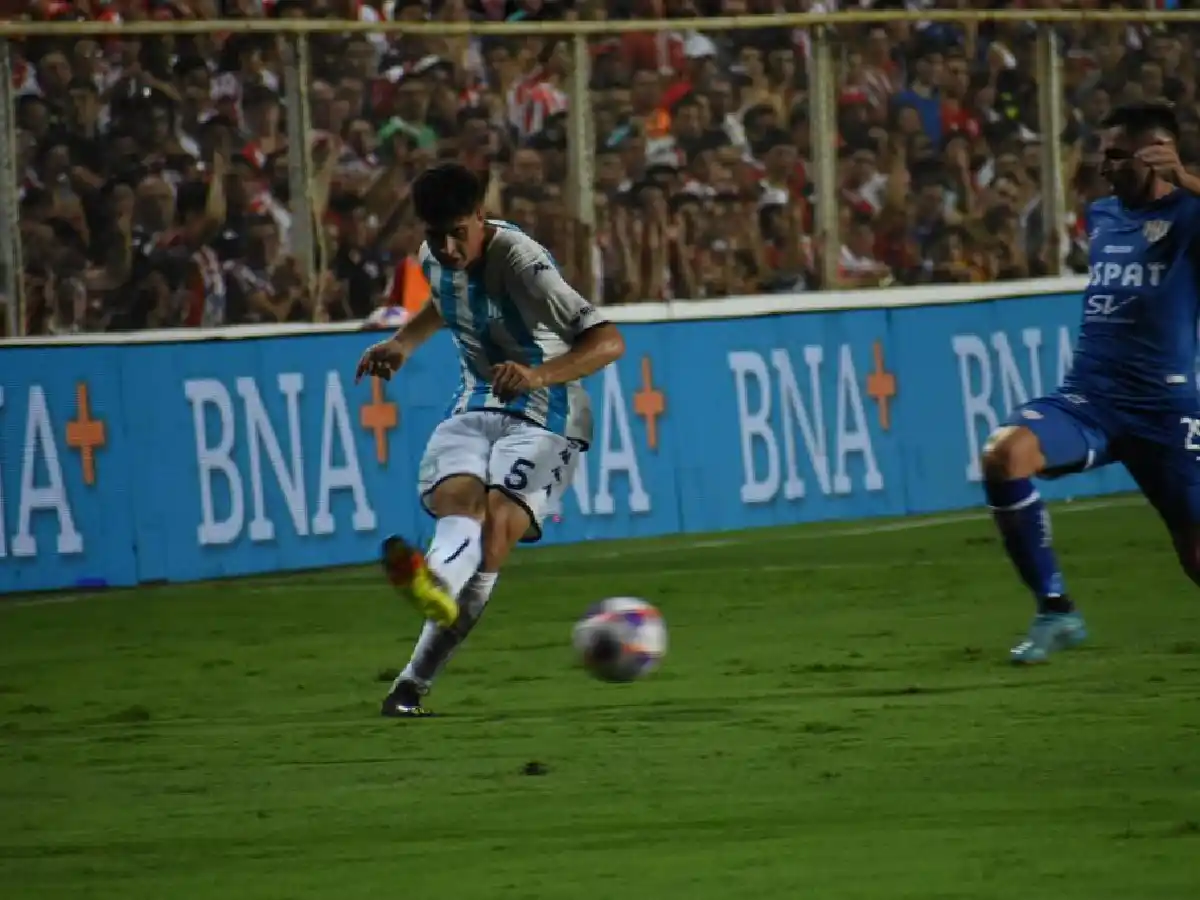 Racing se impuso en Santa Fe