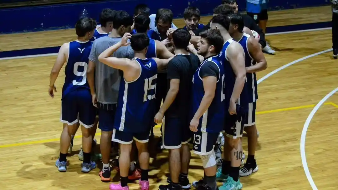 Rivadavia logró un gran triunfo frente a Peñarol en el Piso de Deportes