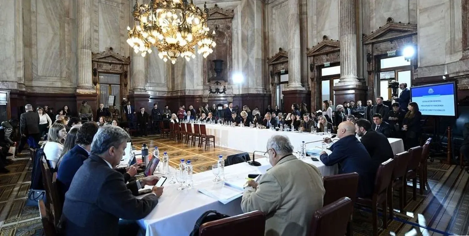 Adorni cotejó las leyes aprobadas en el primer año de cada gestión