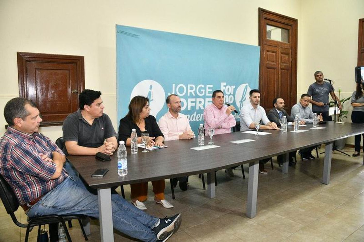 Jofré se comprometió a reestablecer 
el servicio de transporte en la ciudad