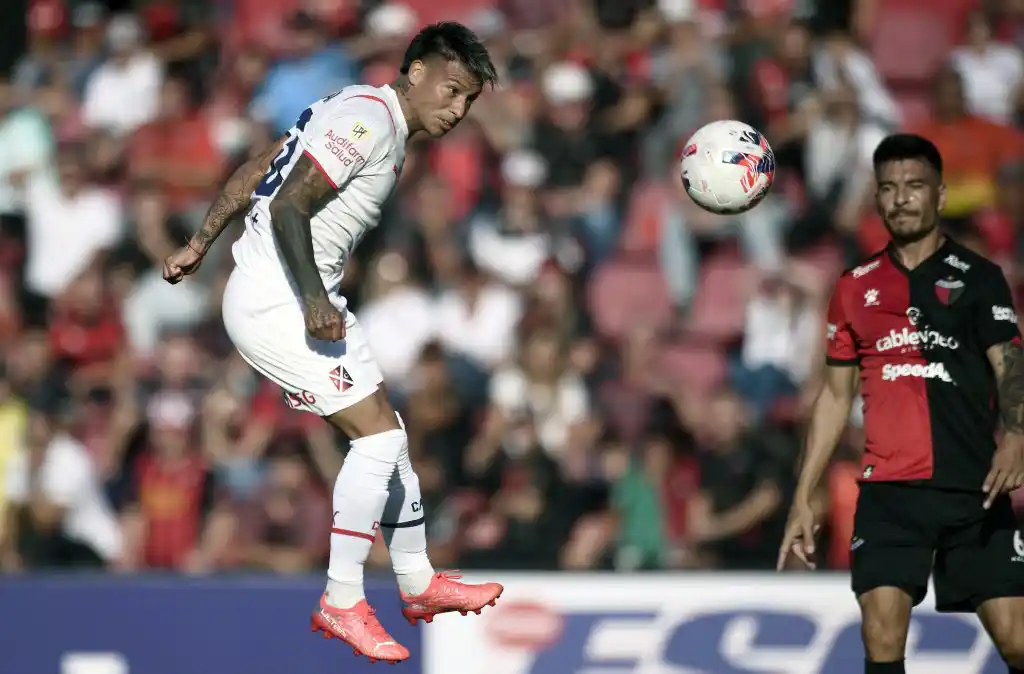 Colón e Independiente, igualados en Santa Fe