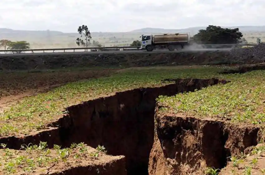 Kenia: la tierra se abrió y partirá en dos a África