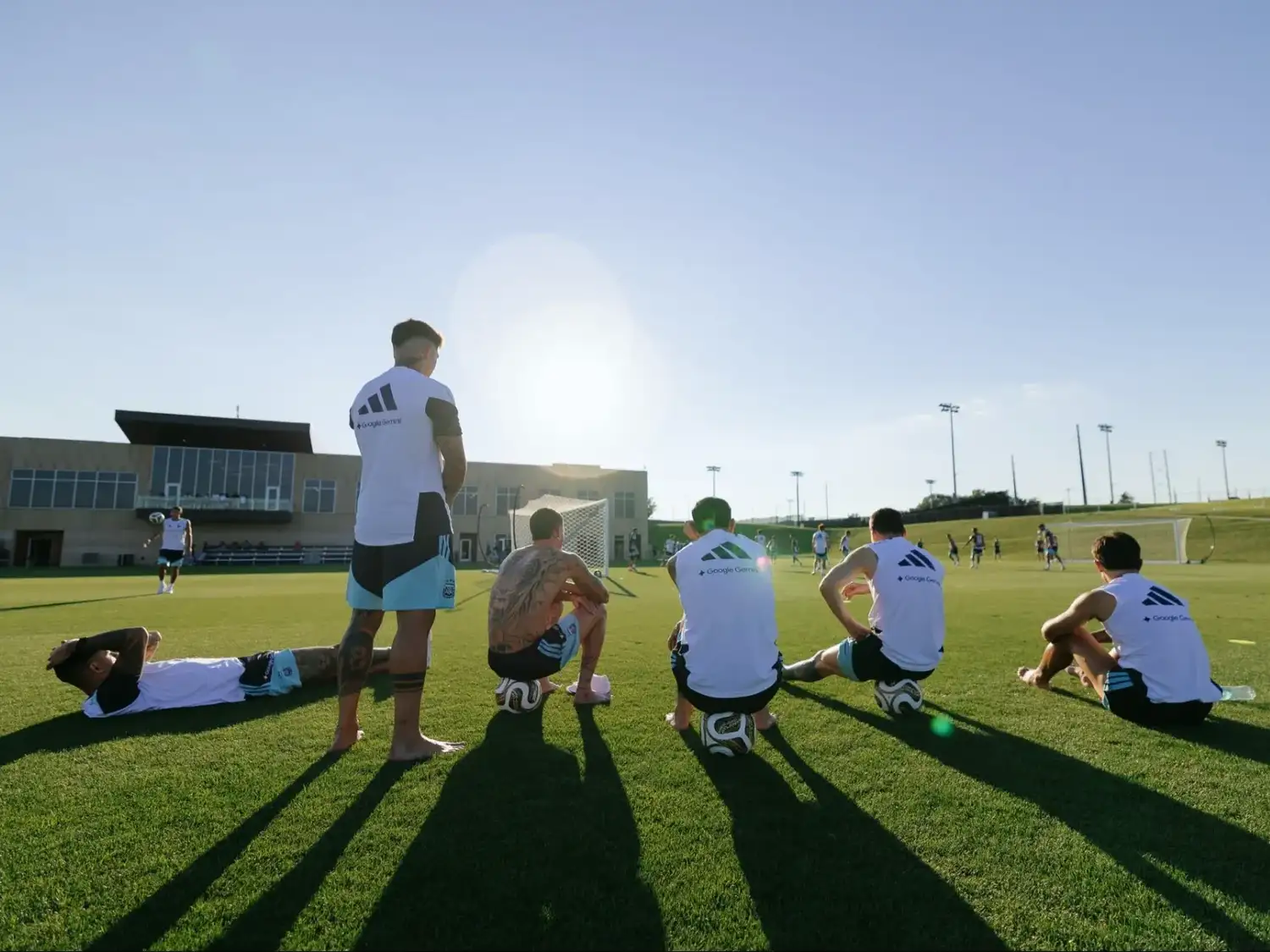 Scaloni y la decisión más incómoda: sostener o tocar el mediocampo campeón antes de la semifinal contra Inglaterra