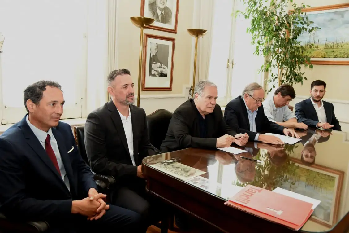 Asumen secretarios directores - 7