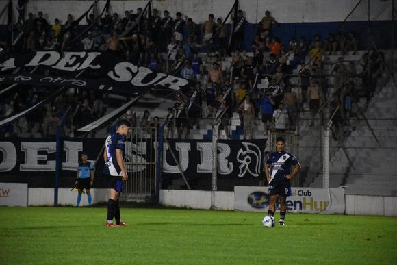 Empate en Barrio Parque y derrota de Peñarol