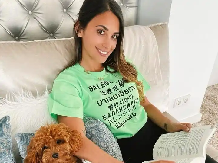 Antonela Roccuzzo. Volvió a dejar en claro su pasión por la literatura fantástica