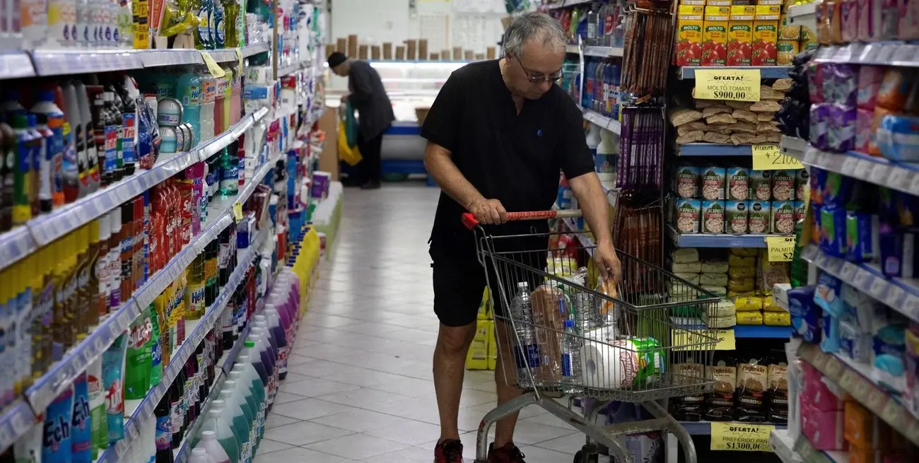 El consumo masivo mostró una leve caída del -0,3% en marzo. Crédito: XINHUA.