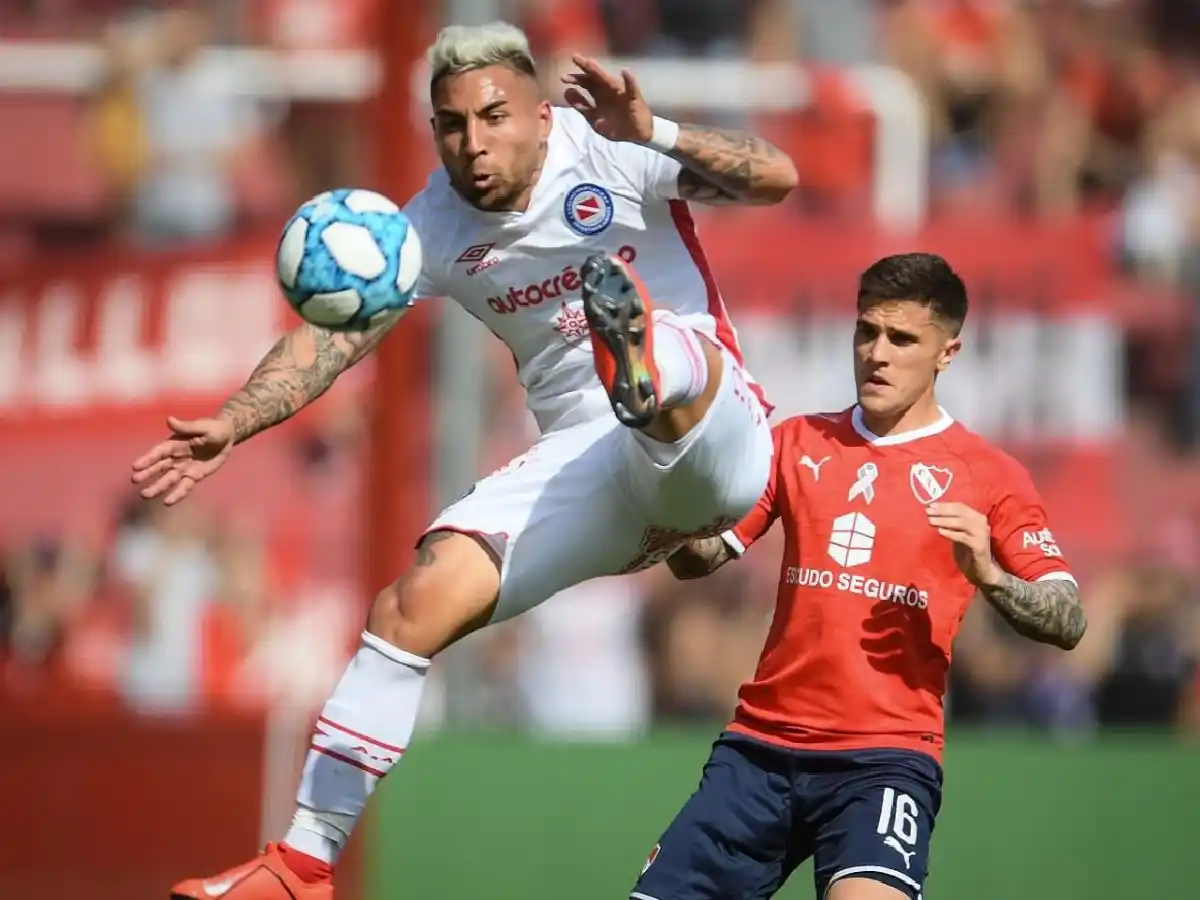 Argentinos defiende la punta ante Talleres
