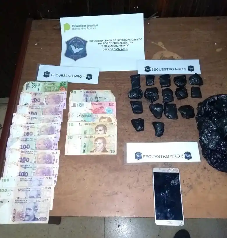 Un motociclista se fugó de un operativo y lo aprehendieron con 165 gramos de marihuana