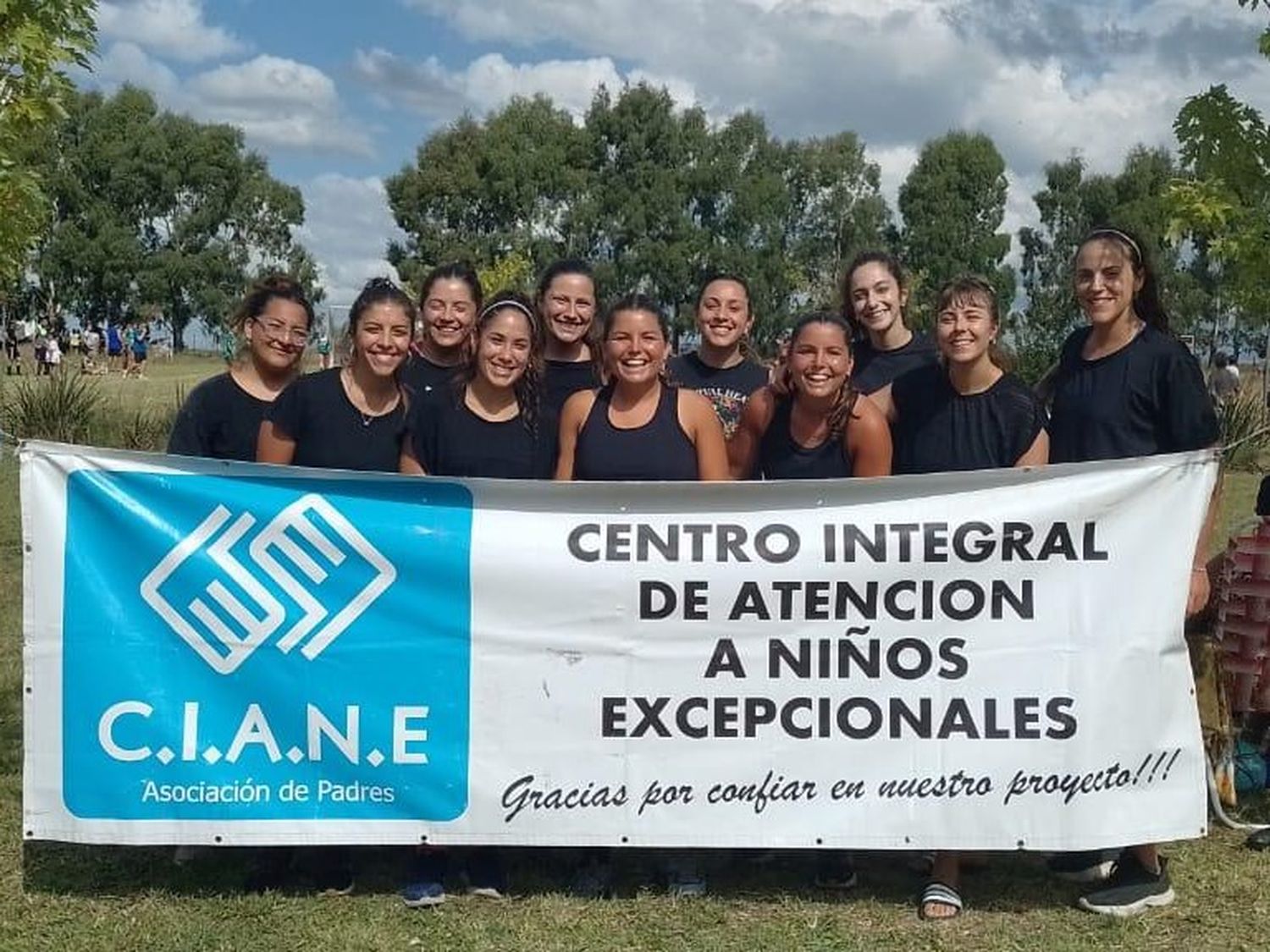 Ciane organiza un torneo de fútbol femenino y masculino.