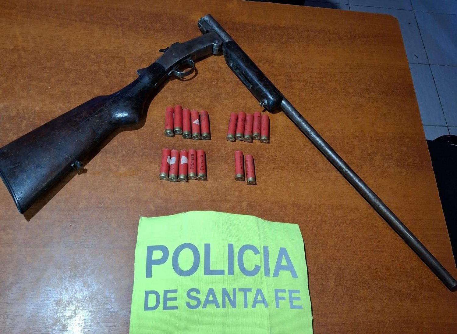 Hallaron una escopeta y municiones durante un control vehicular en Ruta Provincial 13