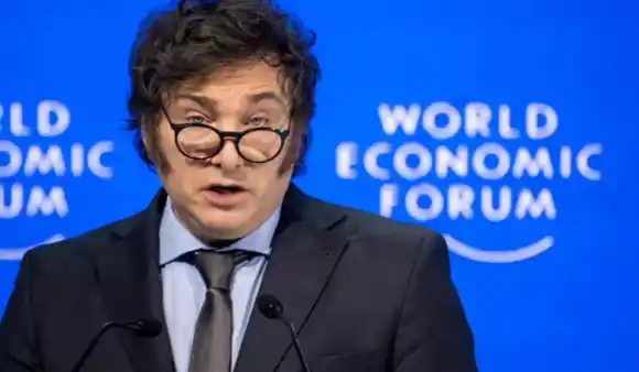 El presidente Javier Milei firmó un DNU y selló el acuerdo con el FMI