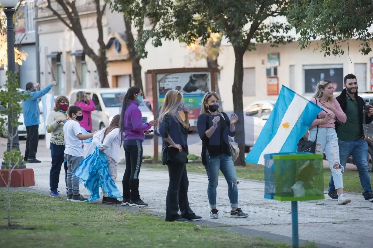 La palabra de los gualeguaychuenses en la caravana contra el gobierno