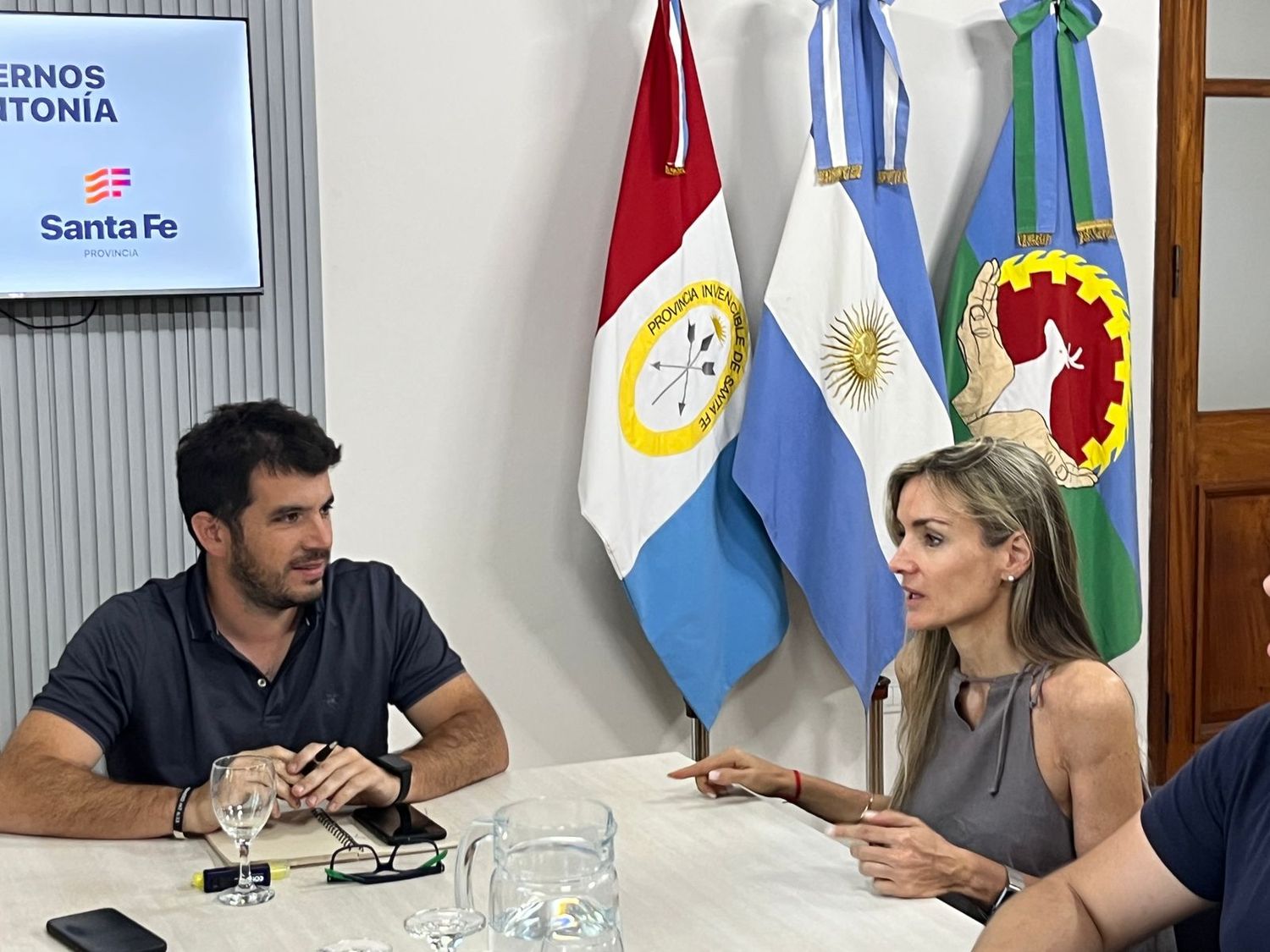 Leonel Chiarella y Georgina Losada, en el despacho principal de San Martín y Marconi.