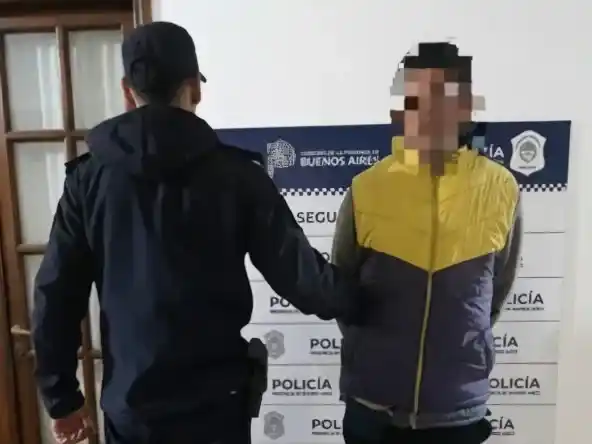 El sujeto fue trasladado a la Comisaría.